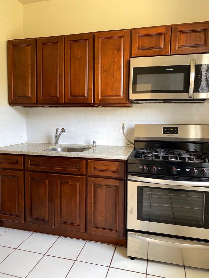 Bloomfield Apartment: 24 Jersey Street