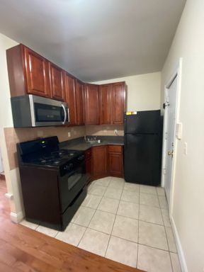 Spacious 1- Bedroom Apartment Available For Rent in Union City! – photo 1