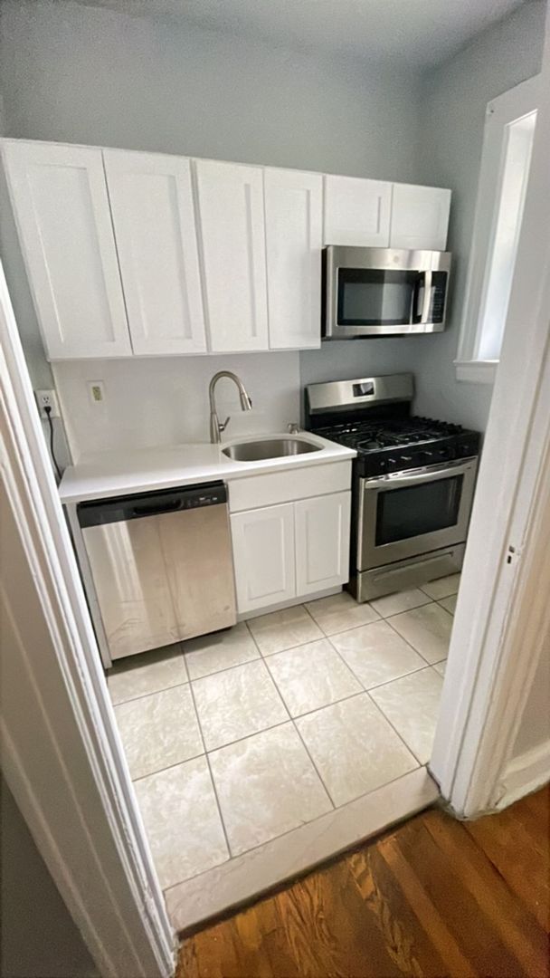 Bloomfield Apartment: 48 Hill Street