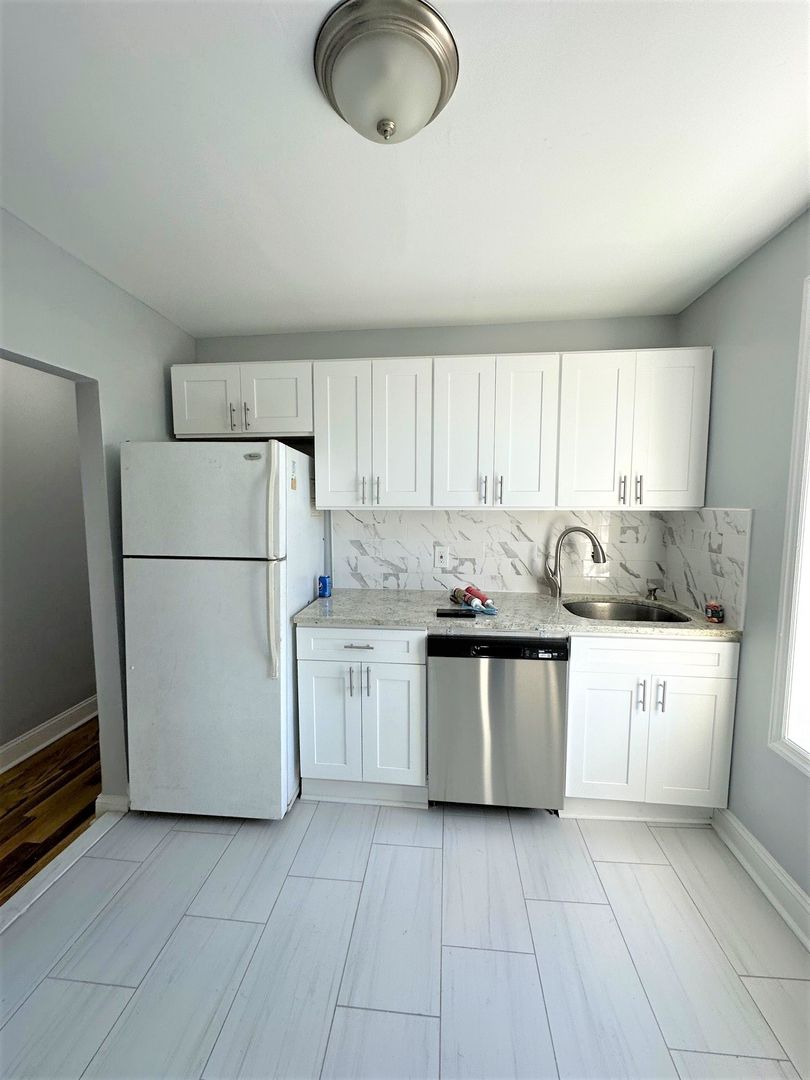 Weehawken Apartment: 4614 Park Avenue