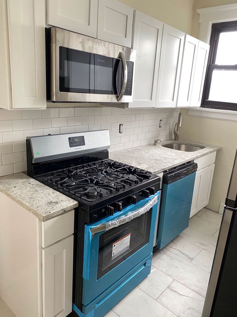 Bergenfield Apartment: 1 East Clinton Avenue