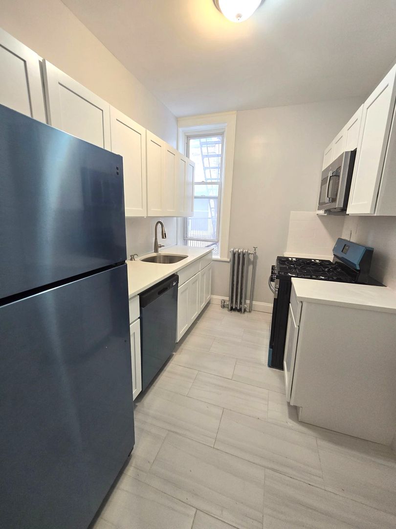 Jersey City Apartment: 343 Fairmount Avenue