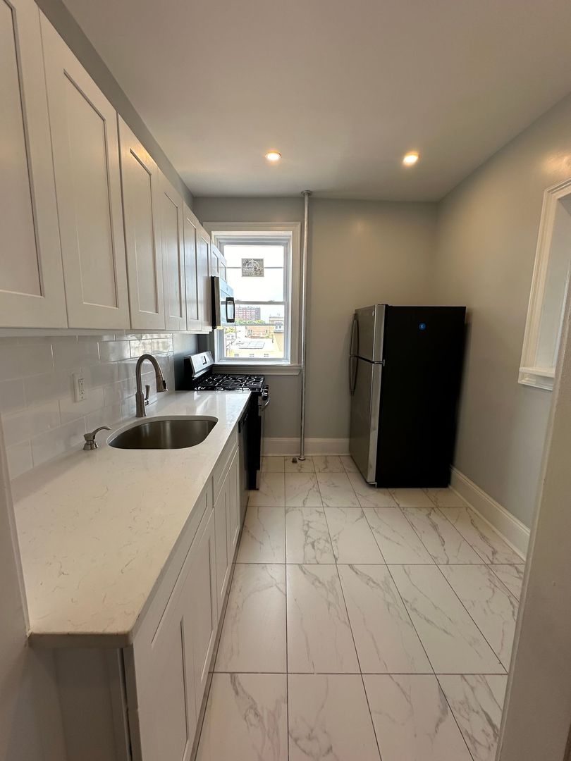 Union City Apartment: 313-315 11th Street LLC