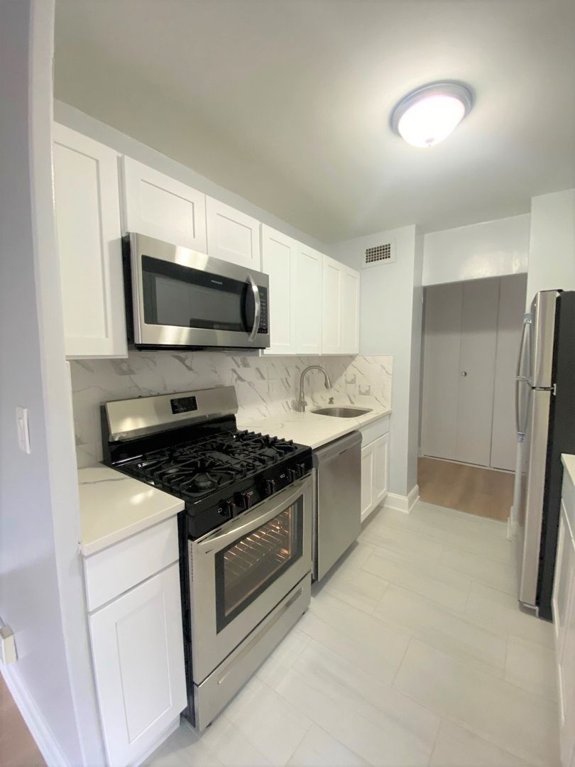 Weehawken Apartment: 700 Boulevard East