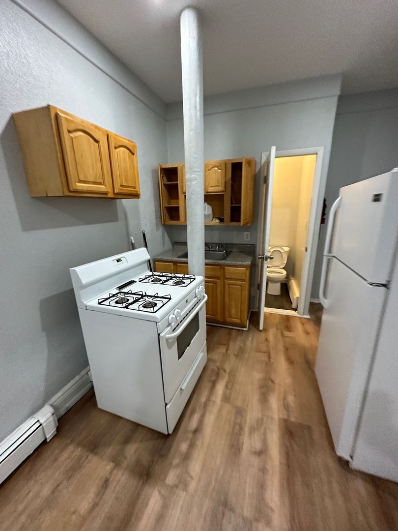 Union City Apartment: 1409 New York Avenue