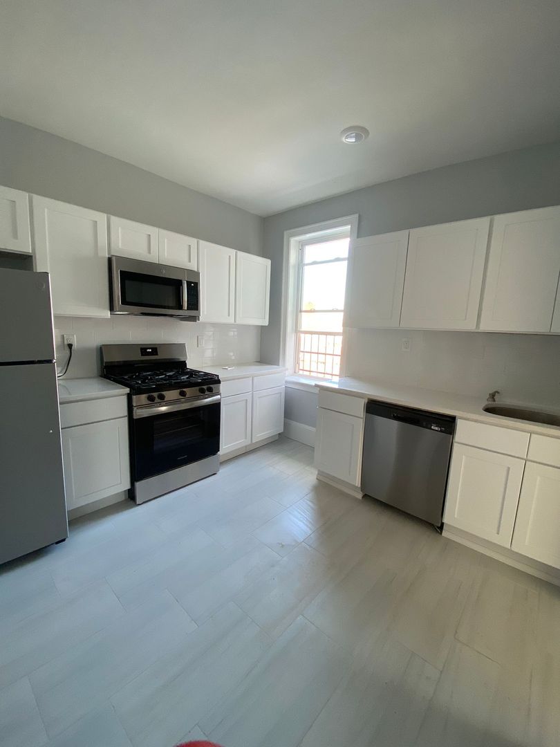 Weehawken Apartment: 117 Parkview