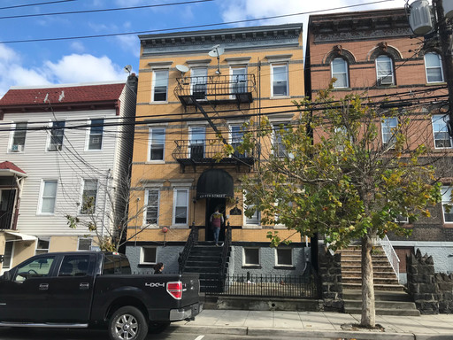 1-Bedroom Apt for Rent in Union City!!
