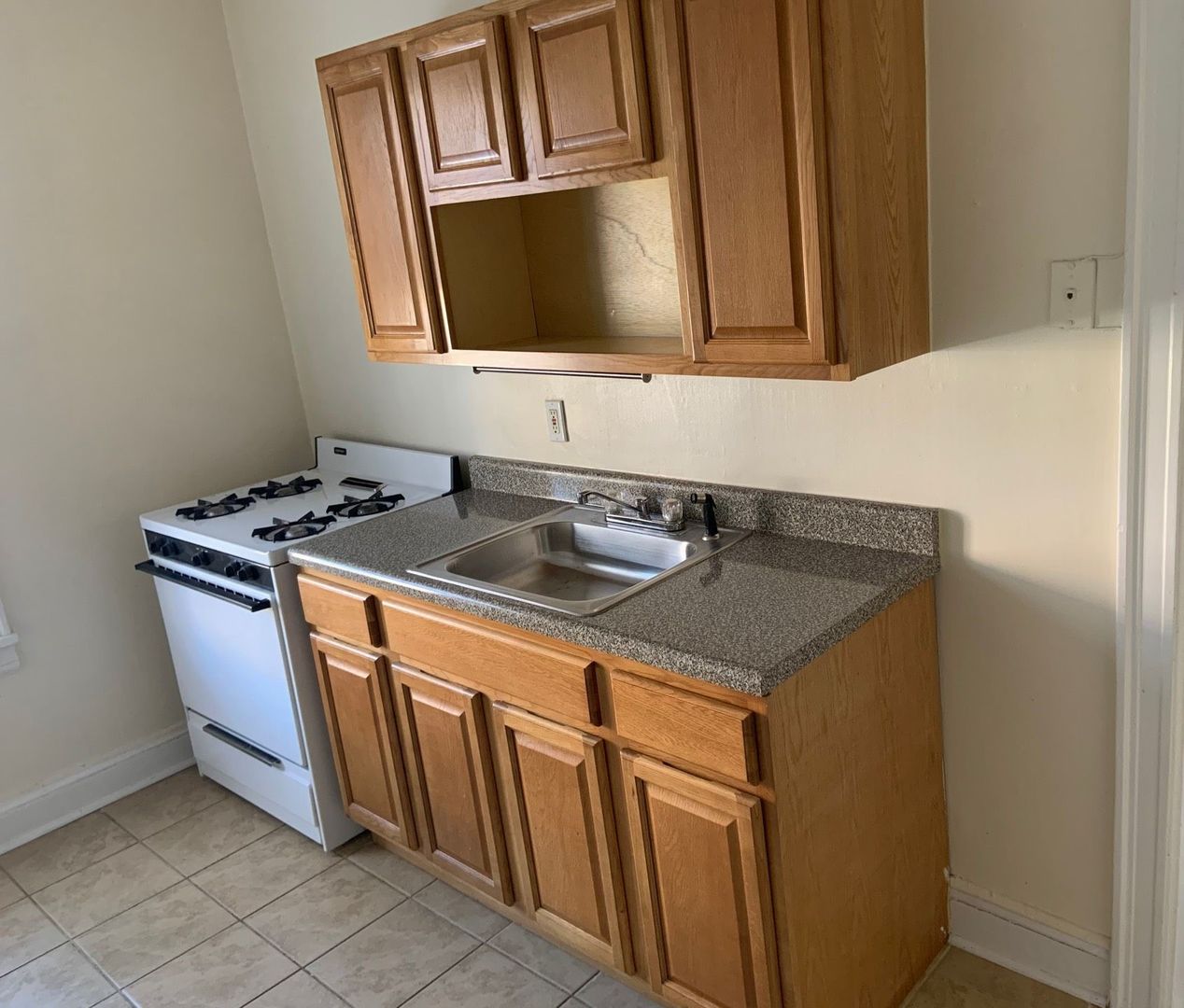 Bayonne Apartment: 85-87 West 32nd Street