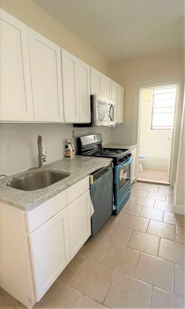 Jersey City Apartment: 145 Chestnut Avenue