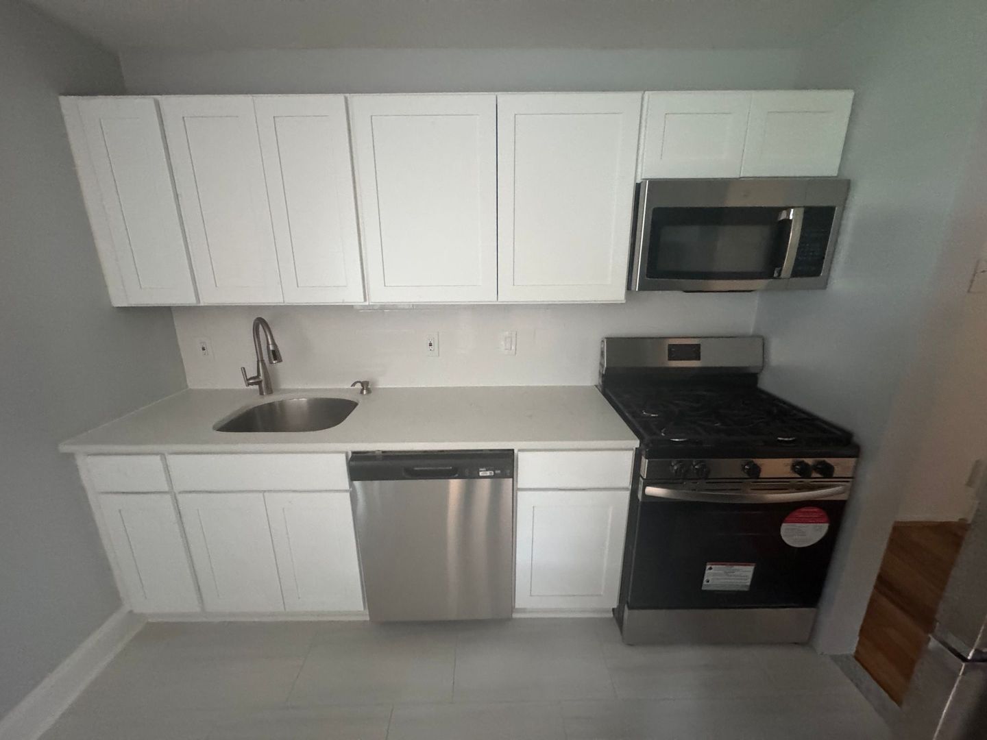 Cedar Grove Apartment: 1059 Pompton Avenue