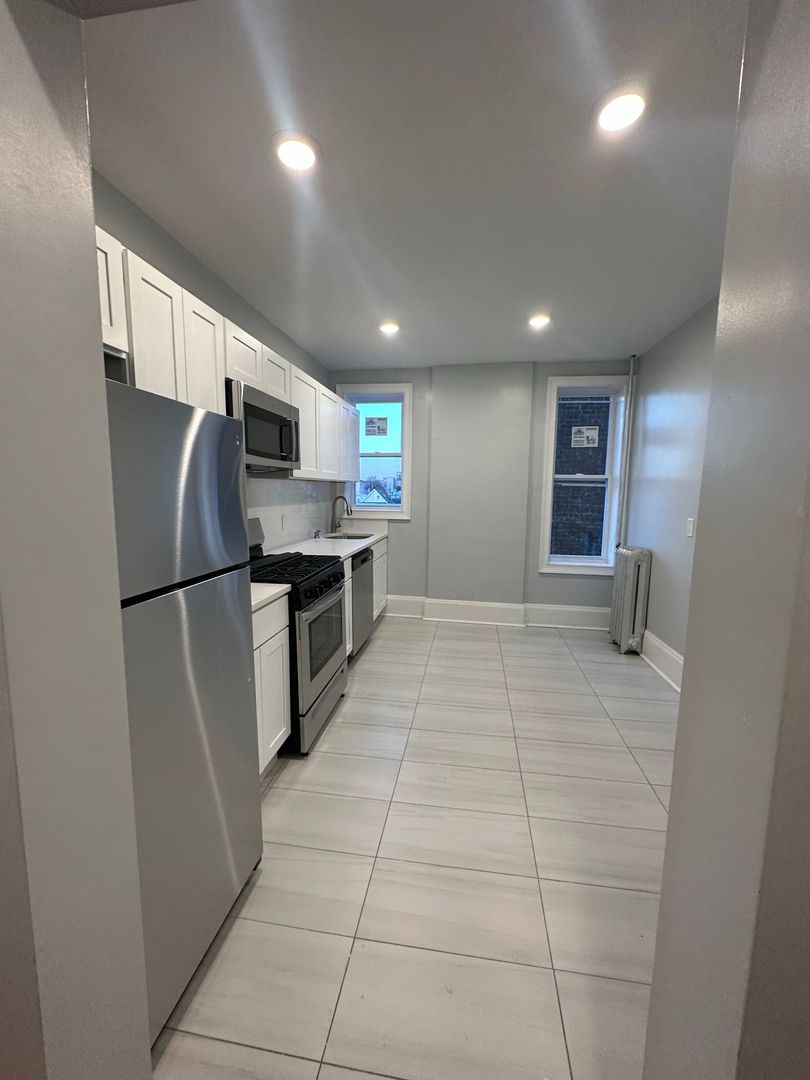 Union City Apartment: 300 11th Street