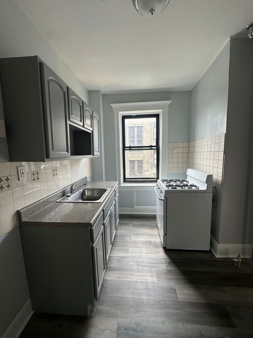Union City Apartment: 4603 Hudson Avenue