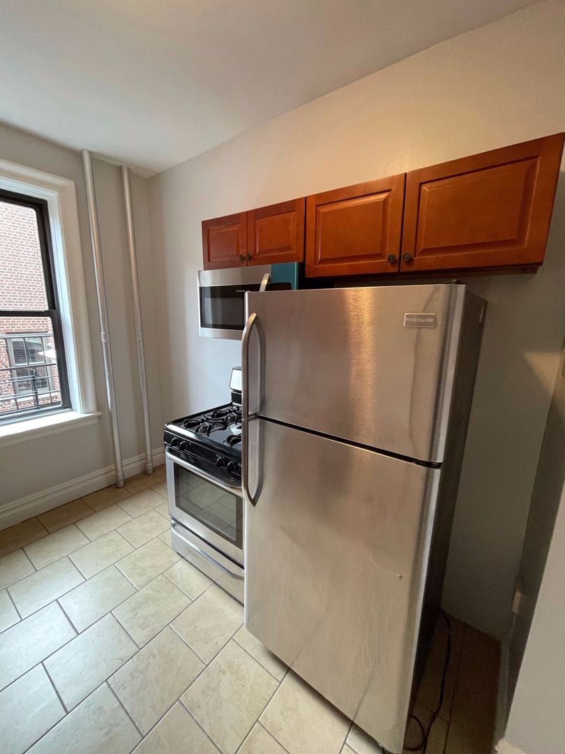Jersey City Apartment: 320 Fairmount Avenue