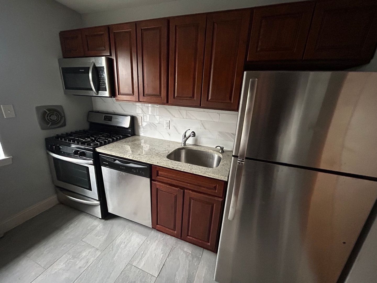 Cedar Grove Apartment: 1059 Pompton Avenue