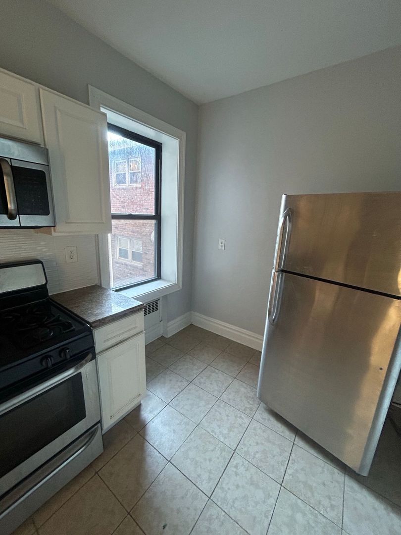 Bayonne Apartment: 23-25 W. 33rd Street