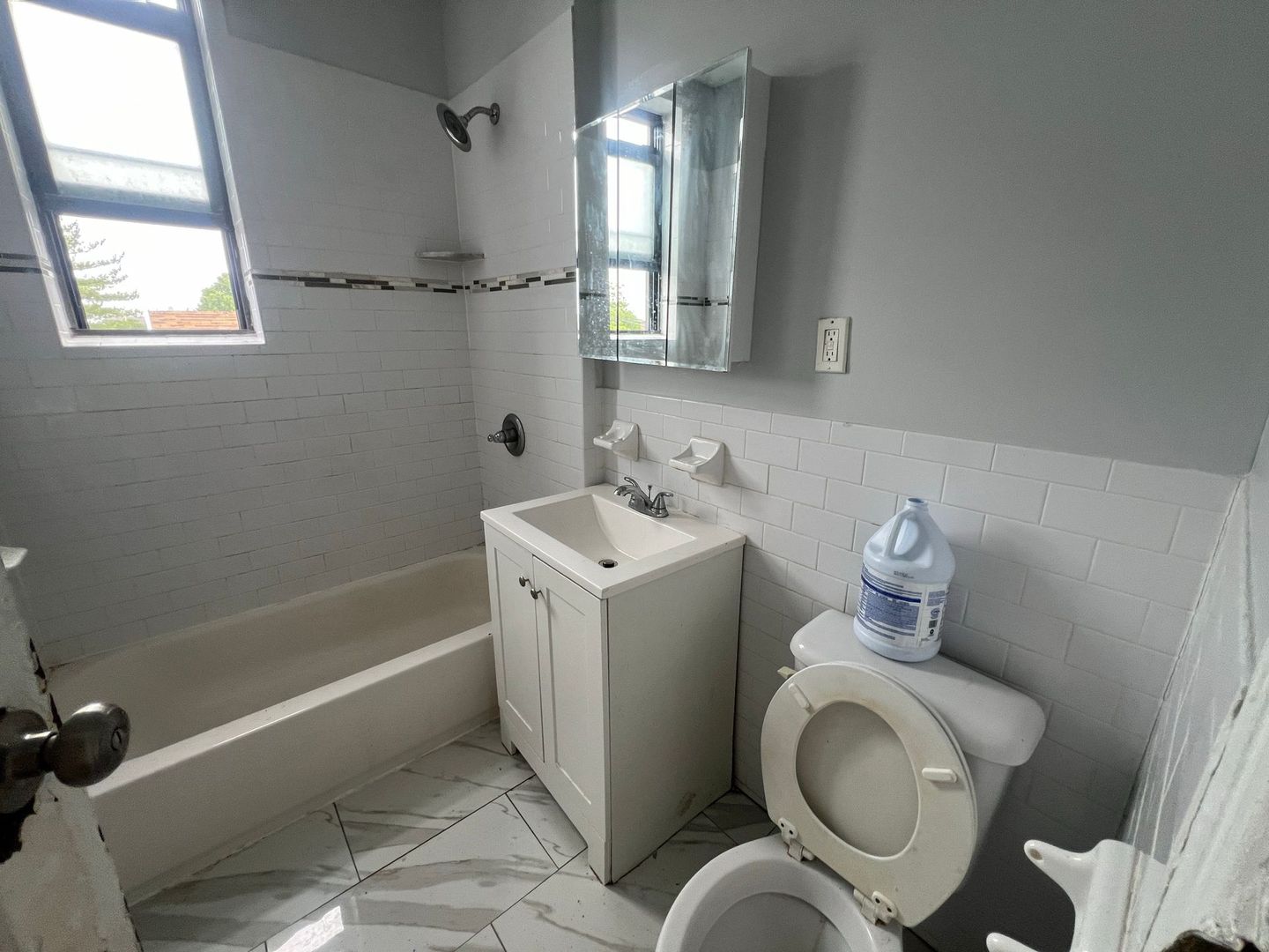 Bayonne Apartment: 930 Avenue C