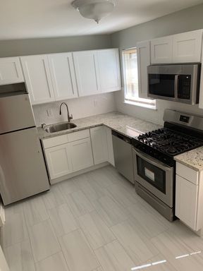 Located in New Providence, Murray Hill offers one and two bedrooms apartments in a desirable location across the street from the Murray Hill train station and close to Route 78. – photo 1