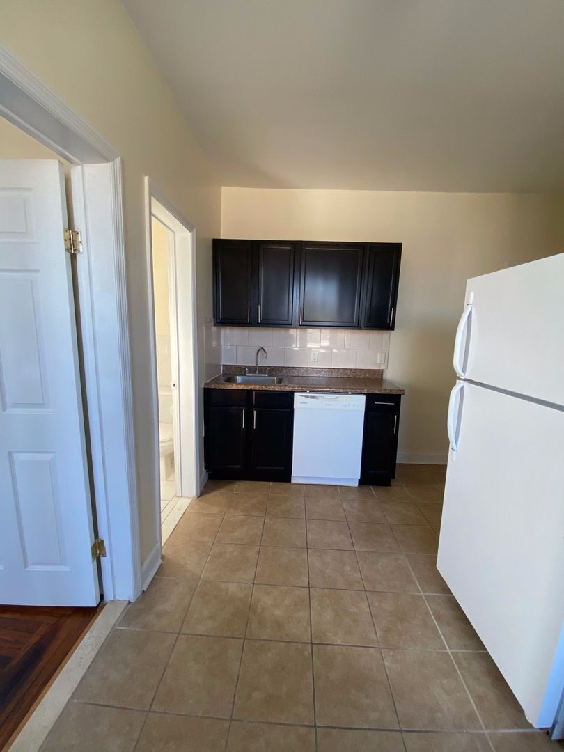 Union City Apartment: 509 47th Street