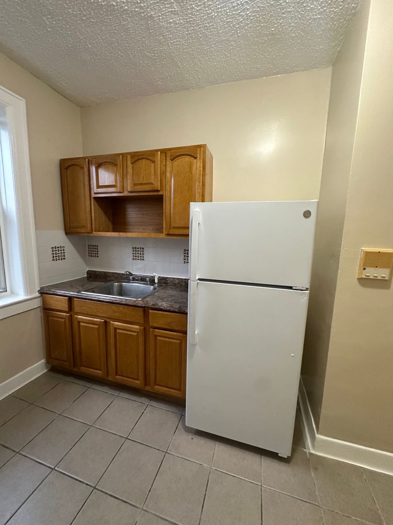Jersey City Apartment: 160 Thorne Street