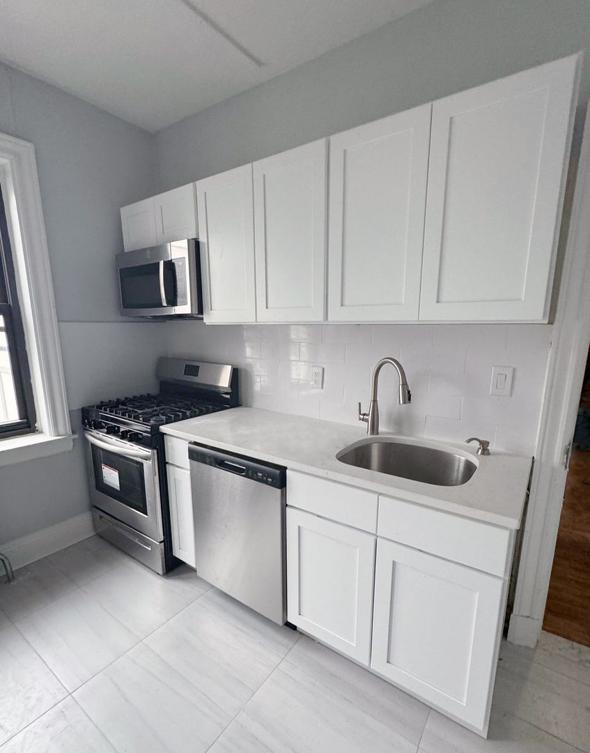 Jersey City Apartment: 320 Fairmount Avenue