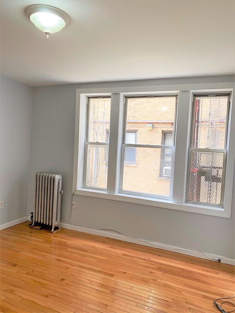 Jersey City Apartment: 64 Glenwood Avenue
