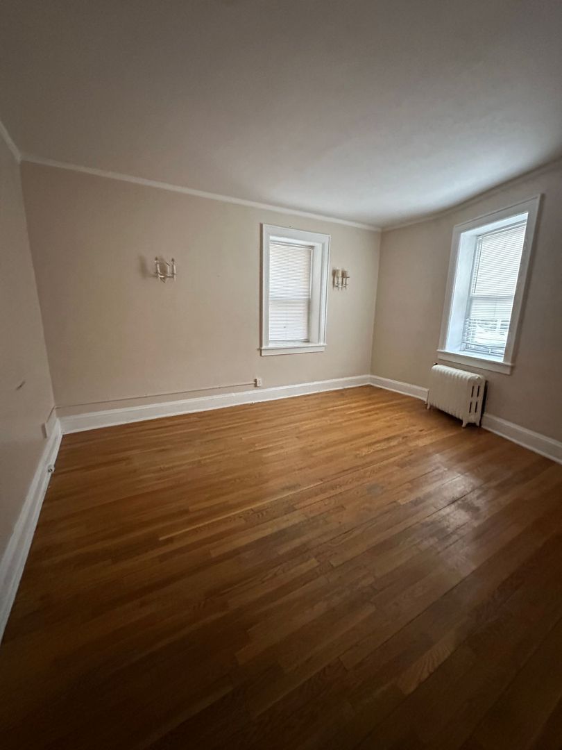 Cliffside Park Apartment: 658-660 Palisade Avenue