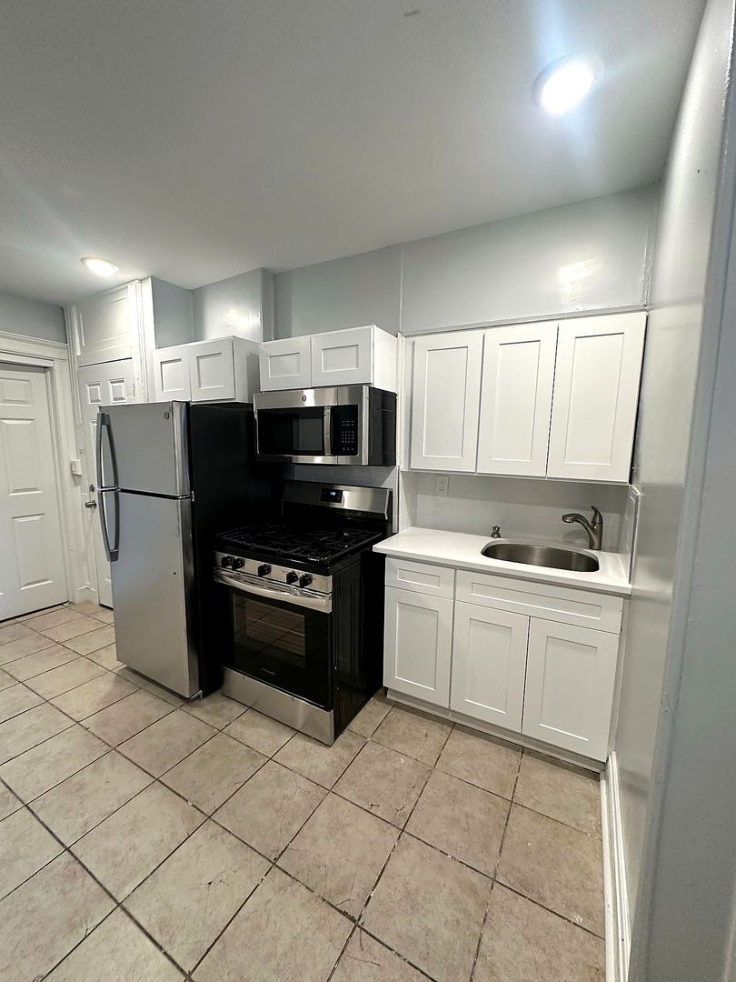 Union City Apartment: 620 8th Street