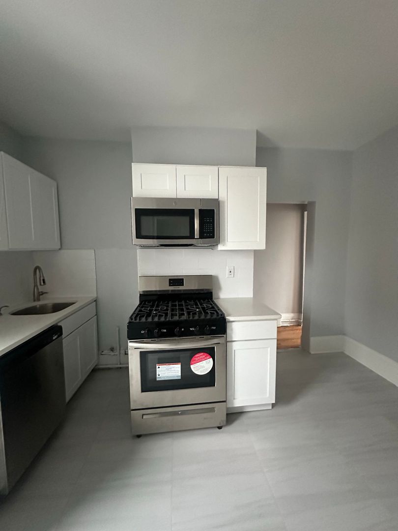 Jersey City Apartment: 174-176 Tonnelle Avenue