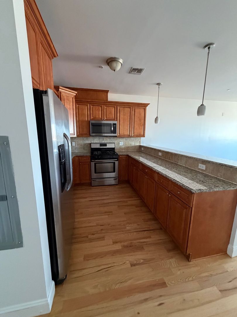 Guttenberg Apartment: 422-430 68th Street