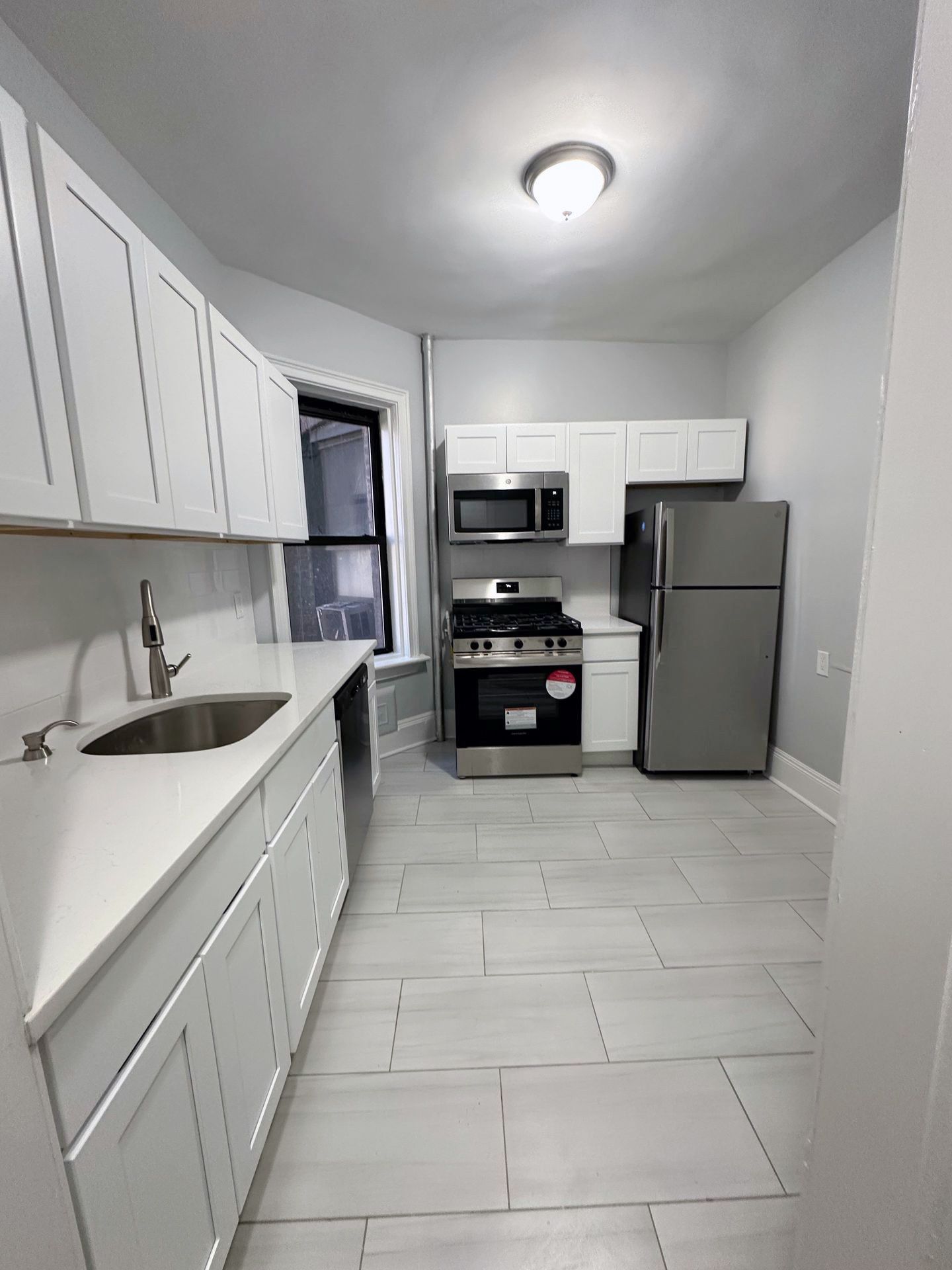 Union City Apartment: 3316-3318 New York Avenue