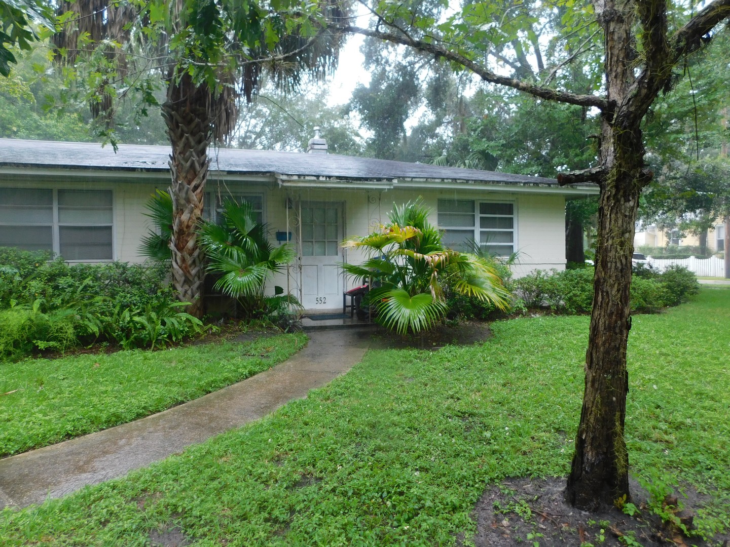 Gainesville Apartment: 548 & 552 NE 5th Avenue