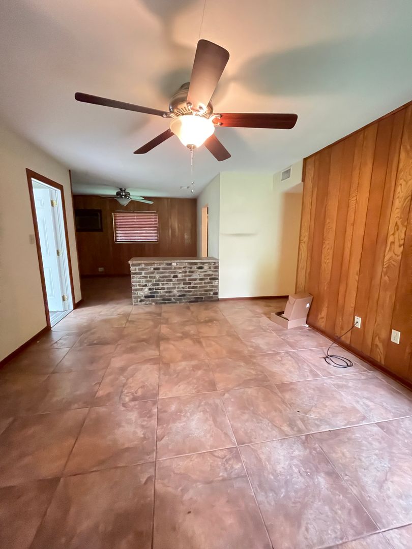 Gainesville House: 1410 NW 55th Terrace