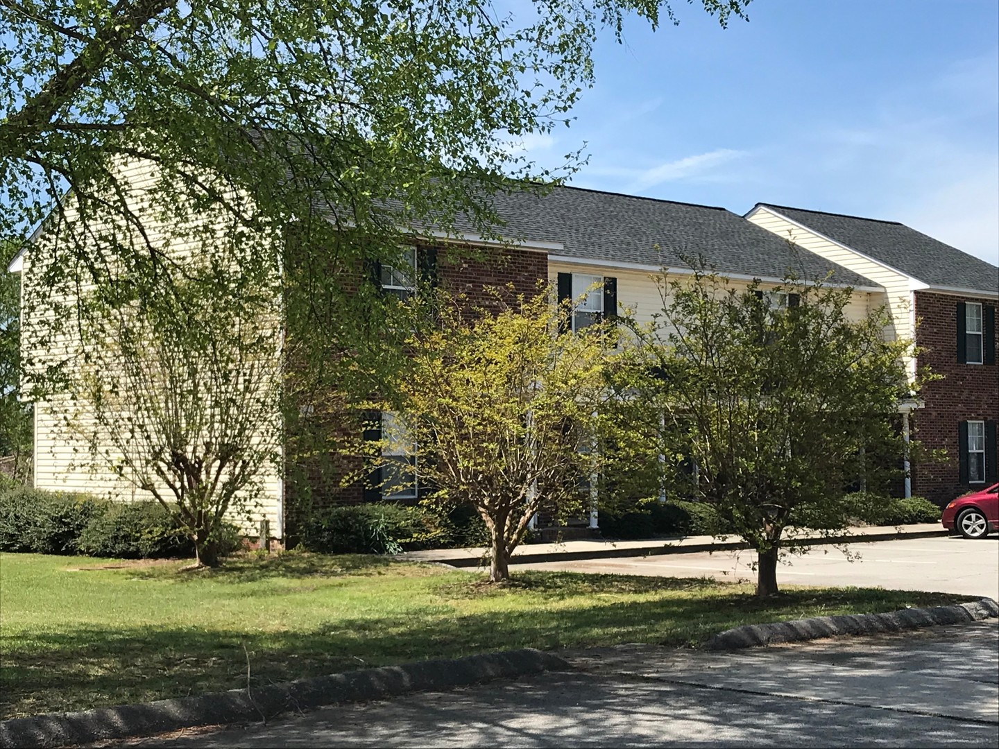 Lillington Apartment: 601 Main St