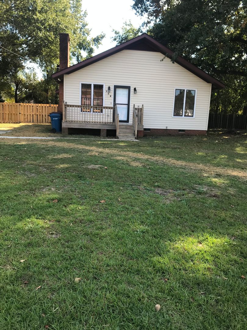 Dunn House: 112 Sycamore Street