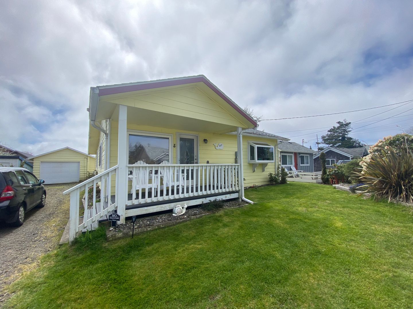 Long Beach House: 317 10th St NE