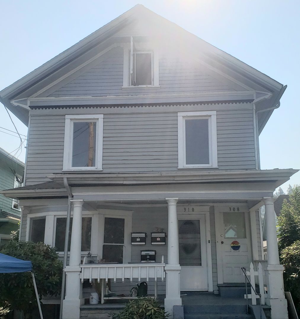 Oregon City Condo: 308 High Street