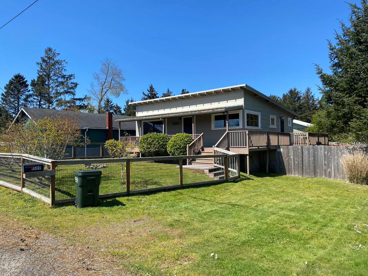 Long Beach House: 1509 178th Place