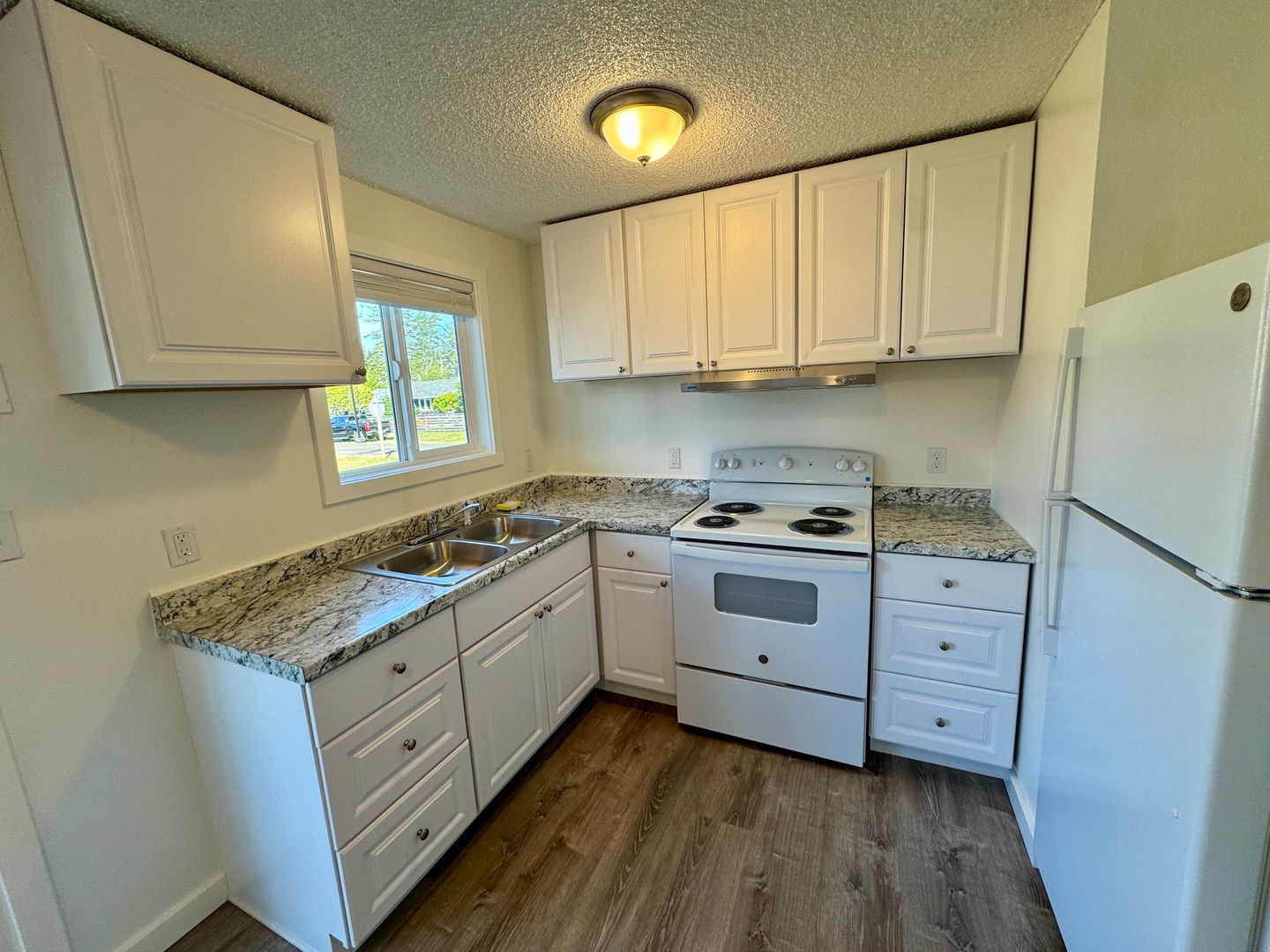 Seaview Apartment: Westwood - 1204 34th St, 1208 34th St