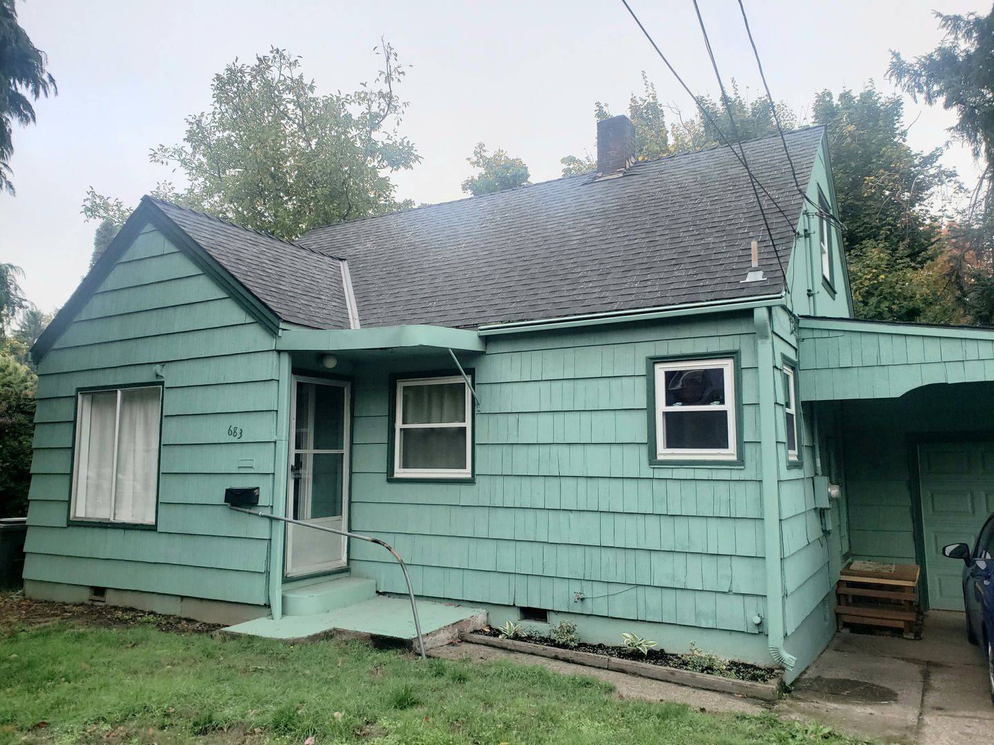 Woodburn House: 683 W Lincoln St