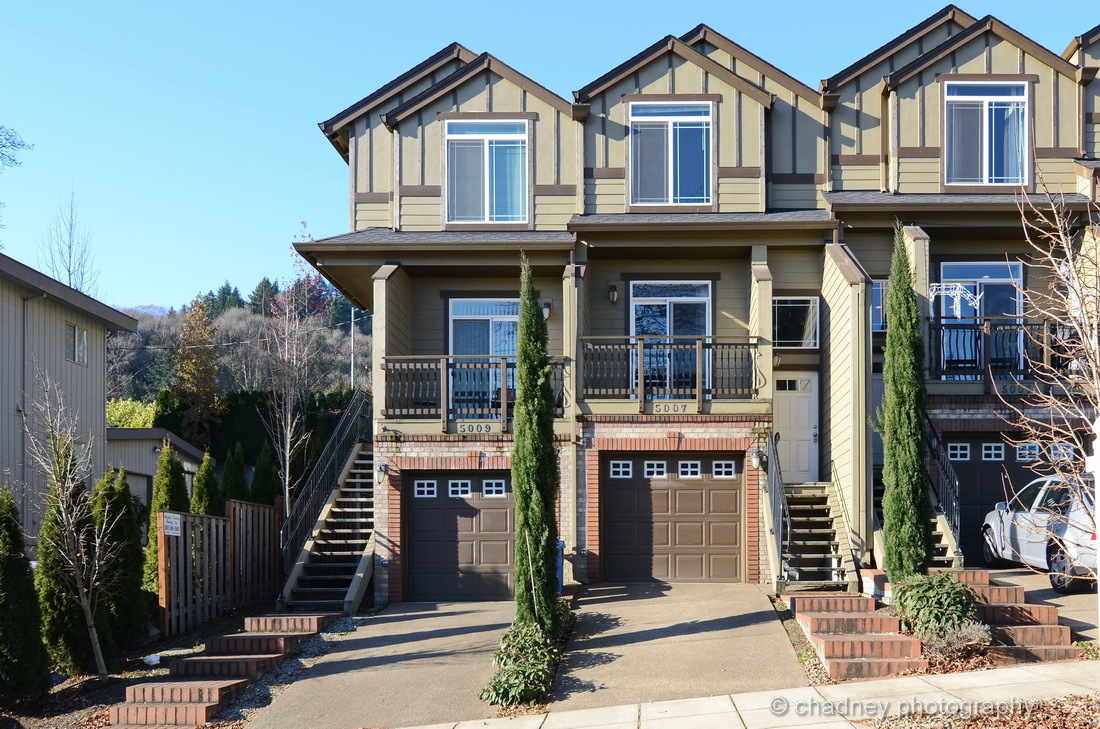 Portland Townhome: 5007 S View Point Terrace