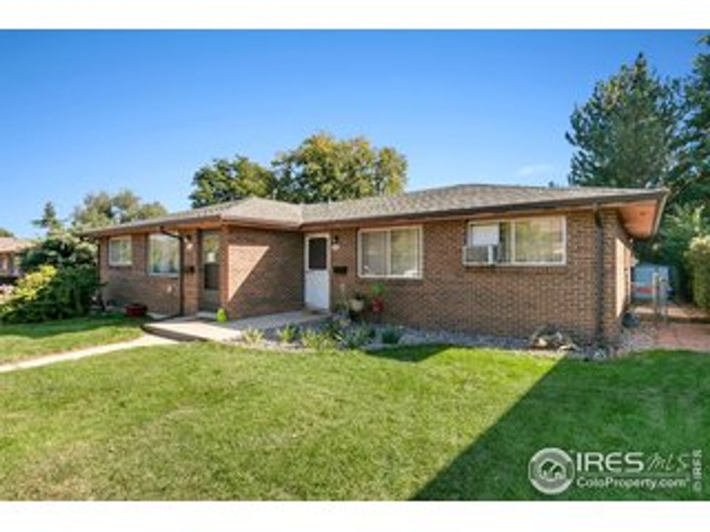 Longmont Apartment: 33 35 Denver Way