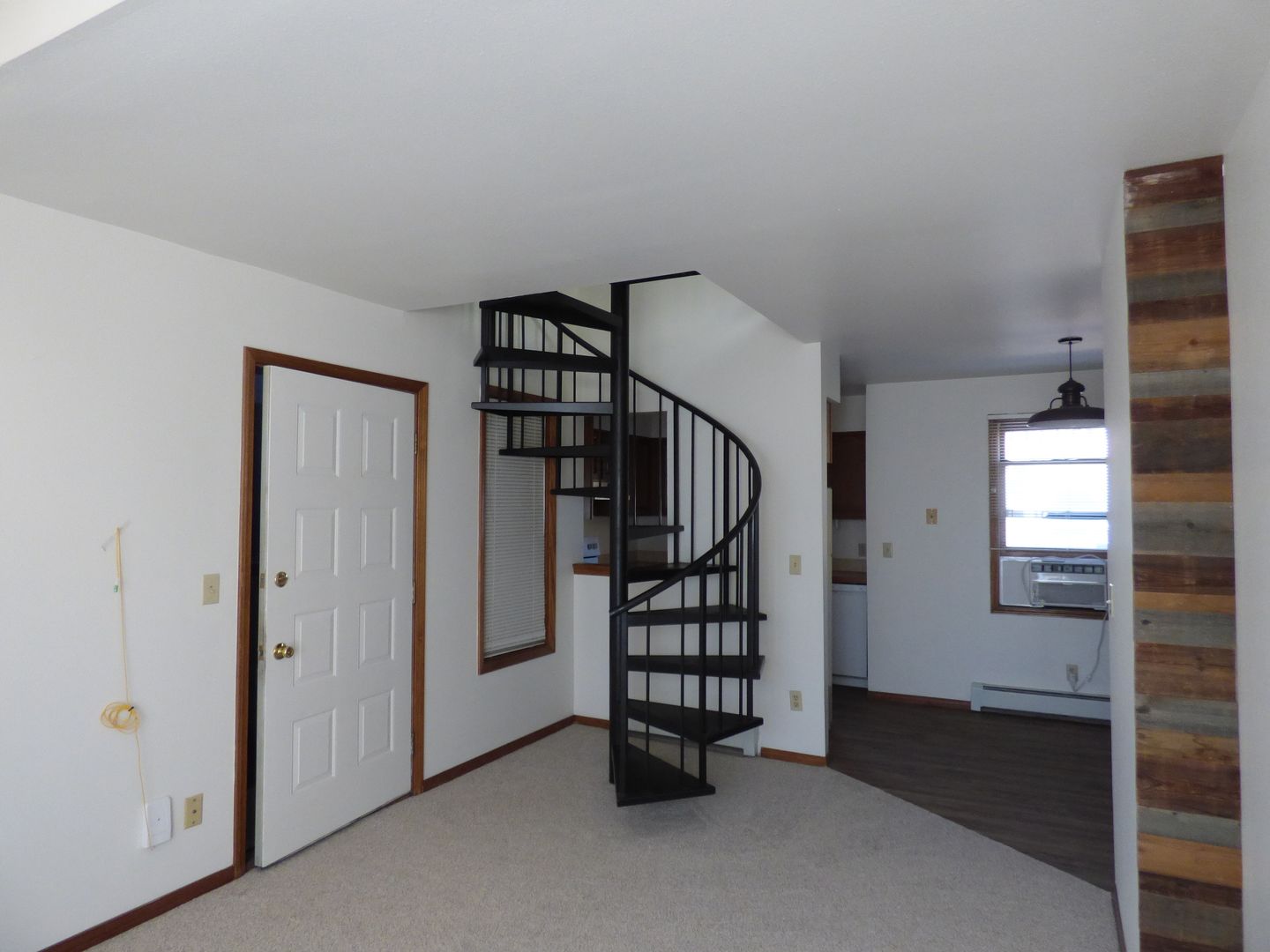 Longmont Apartment: 221 Gay Street