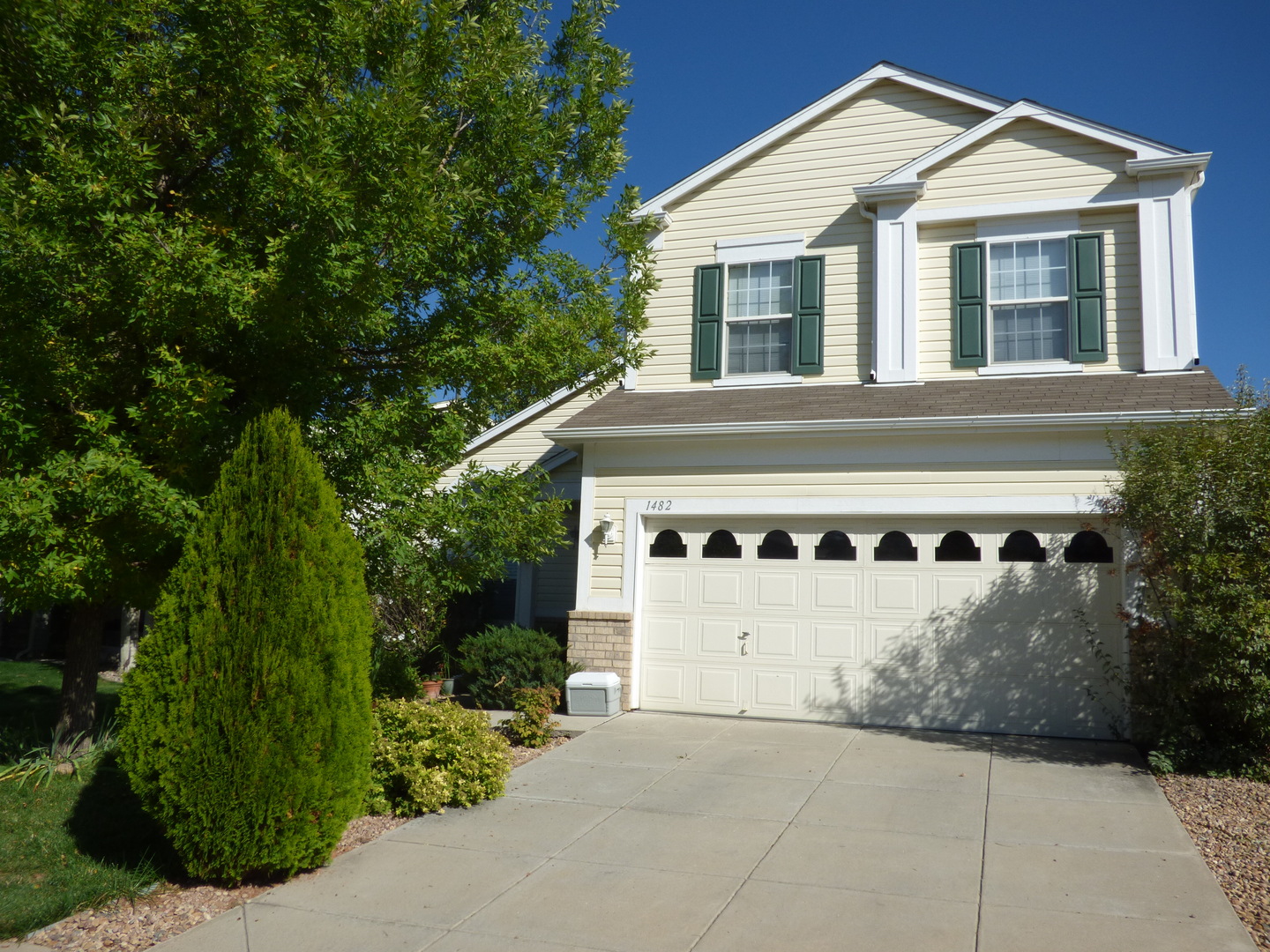 Longmont House: 1482 Wildrose Drive