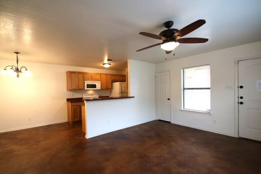 ~WONDERFUL (((3/2))) Duplex Home ~ Kitchen Appliances Included///Private Fenced Backyard***GREAT Ft Worth Location~((Pet Friendly)) ~ Minutes from Shopping///LEASE TODAY!!! – photo 1