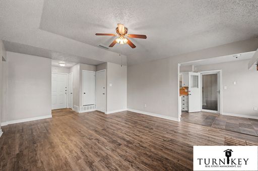 Cozy 3/2 Burleson Charmer | Wood-Burning Fireplace | 2-Car Garage | Pet-Friendly – photo 1