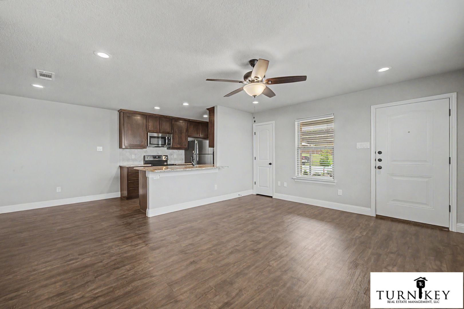 Weatherford Apartment: 142-144 Crossbow Ct.