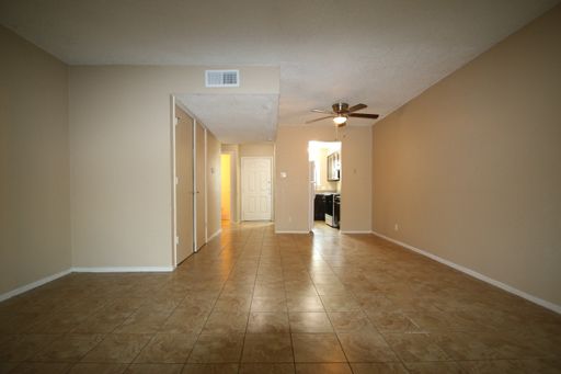 Large Pet Friendly 2BD/1.5BA townhome near Camp Bowie & Downtown Fort Worth – photo 1