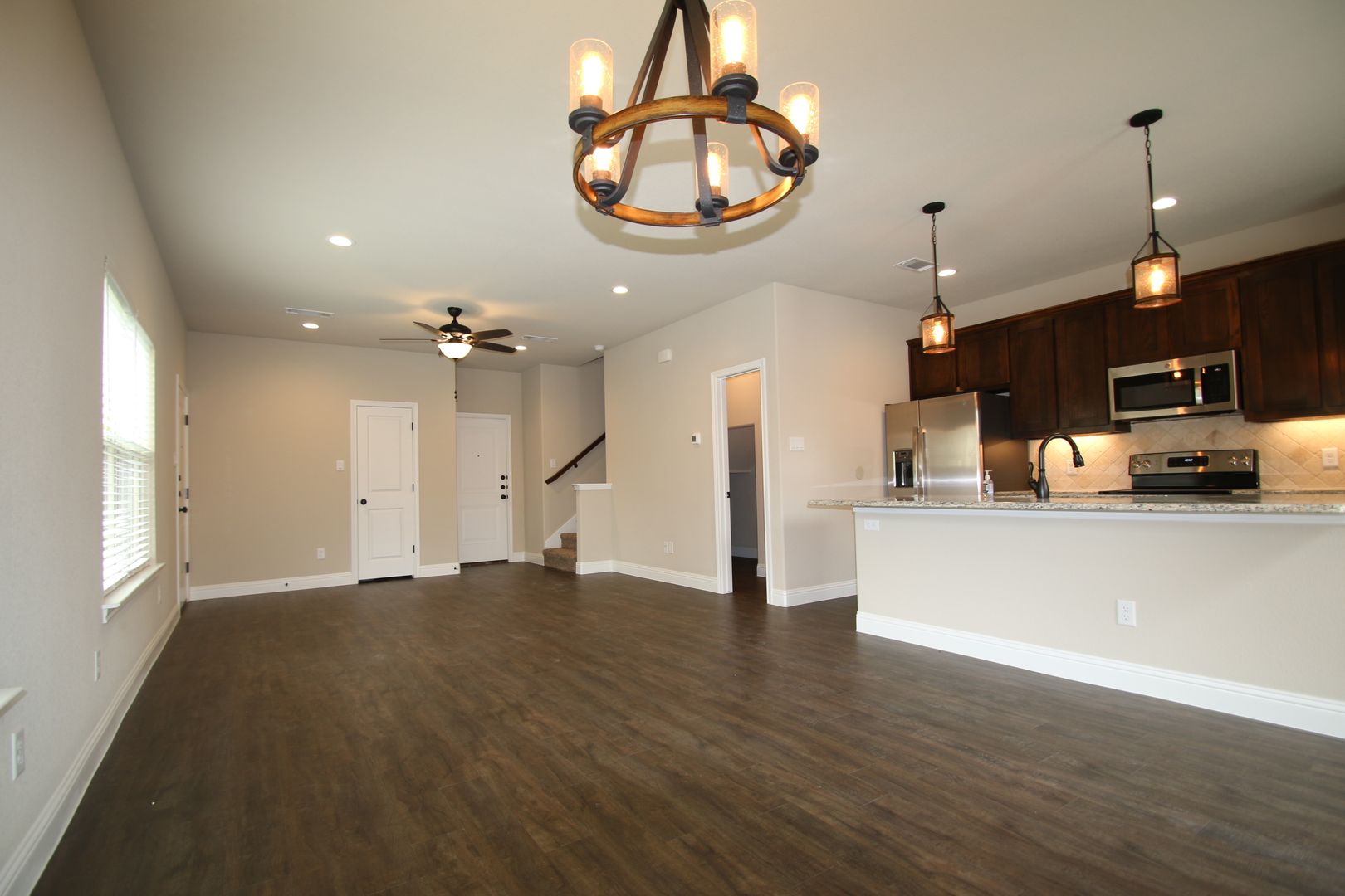 Weatherford Apartment: 821-823 Jameson St.