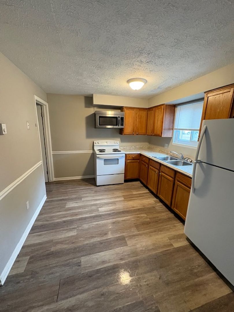 Louisville Apartment: 1424 N Chapel St