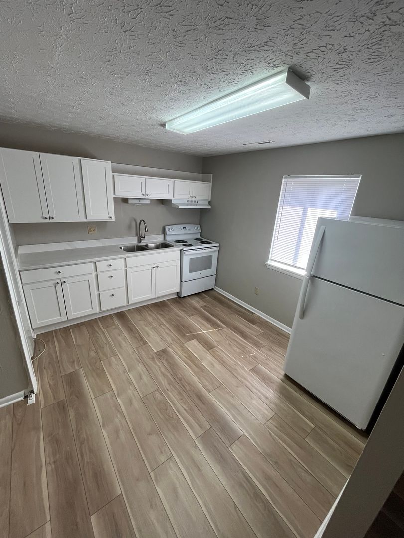 Canton Apartment: 8917 Middlebranch Ave NE